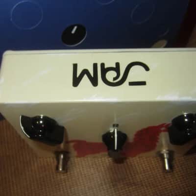 ~2025 JAM Llama Delay Xtreme Hand Painted White and Red image 3