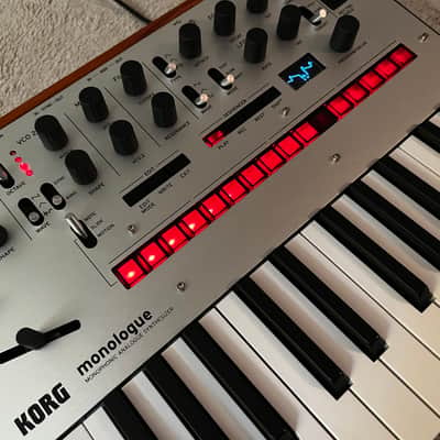 Korg Monologue Monophonic Analog Synthesizer (Silver) image 4
