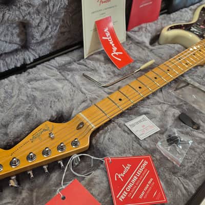 Fender American Professional II Stratocaster 2021 BRAND NEW Olympic White CASE QUEEN TIME CAPSULE UNPLAYED USA Strat Electric Guitar image 7