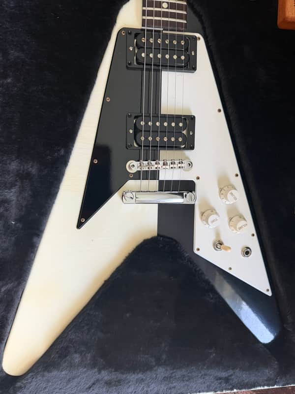 Gibson Limited Edition Michael Schenker Flying V 2026 - Black and White
