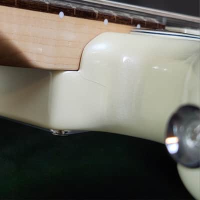 Squier Paranormal Cyclone, Laurel Fingerboard, Tortoiseshell Pickguard, Pearl White image 13