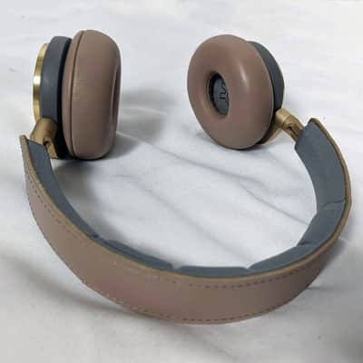 B&O Bang and Olusfen 3rd Generation Beoplay H8 Bluetooth 4.2 Noise Cancelling Headphones image 5