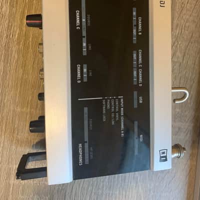 Native Instruments Native Instruments Komplete Audio 8 DJ Black and Silver image 3