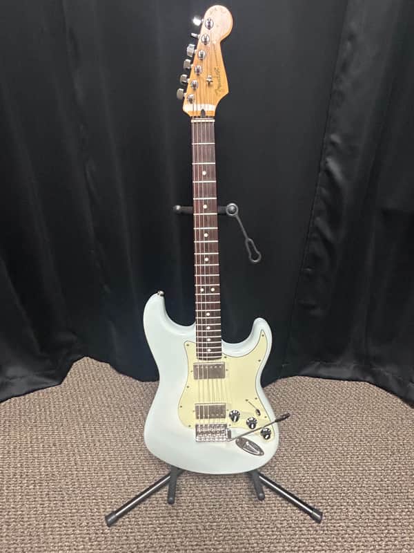 Fender Blacktop Stratocaster HH with Rosewood Fretboard 2011 - 2014 - Sonic Blue