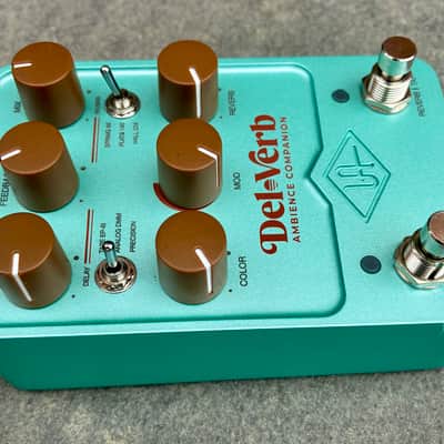 Universal Audio Del-Verb Ambience Companion 2023 - Present - Seafoam Green image 4