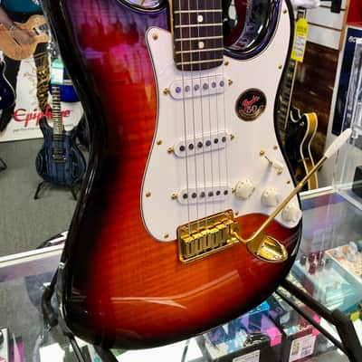 Fender 1996 50th Anniversary Stratocaster, Limited Edition, Sunburst 2389 of 2500 with Case - Pre Owned image 5