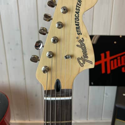 Fender Limited Edition Tom Delonge Signature Strat RW 2024 - Daphne Blue image 4