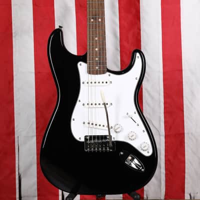 Squier Affinity Stratocaster Pack with Mustang Micro Amp - Black image 2