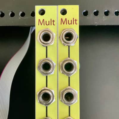 (A pair of) 2hp Mult Banana - Yellow image 2