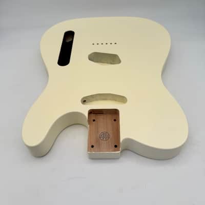 HooDoo Telecaster Body Alder Nitro Vintage White Light htb6475 image 4