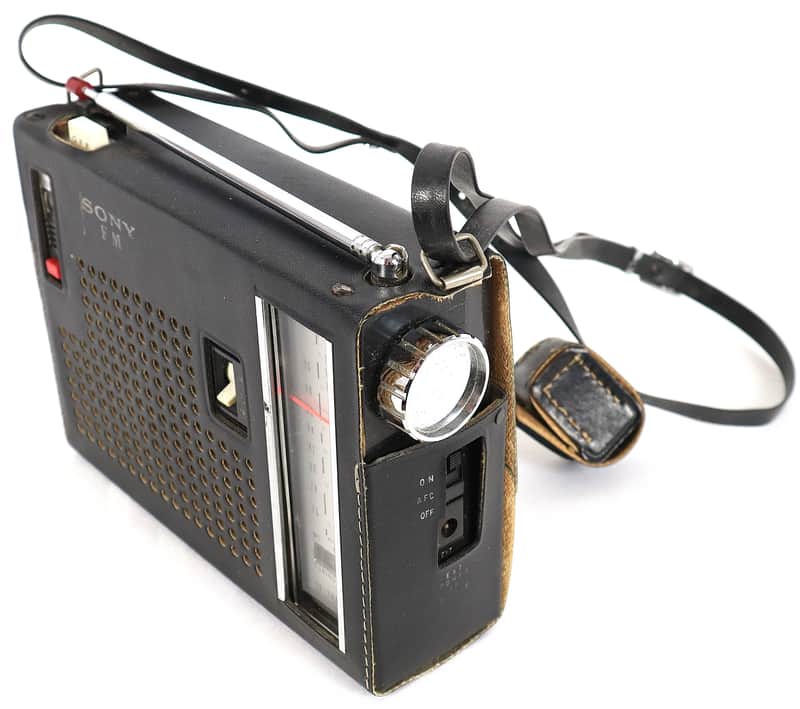 Vintage Sony Japan TFM-110F Portable Transistor Radio FM/SW/MW w