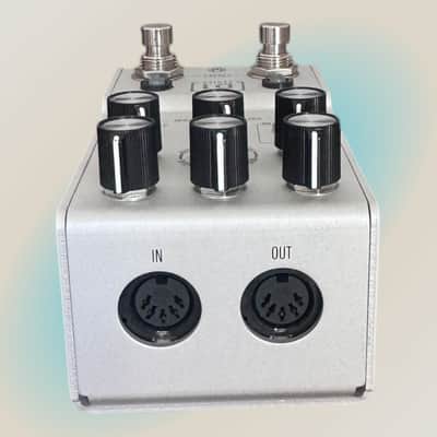 Walrus Audio Mako D1 High Fidelity Echo Machine Effect Pedal - Silver image 4