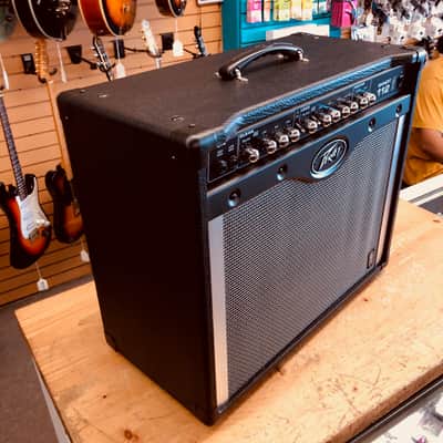 Peavey Bandit 112 Combo Amp image 2