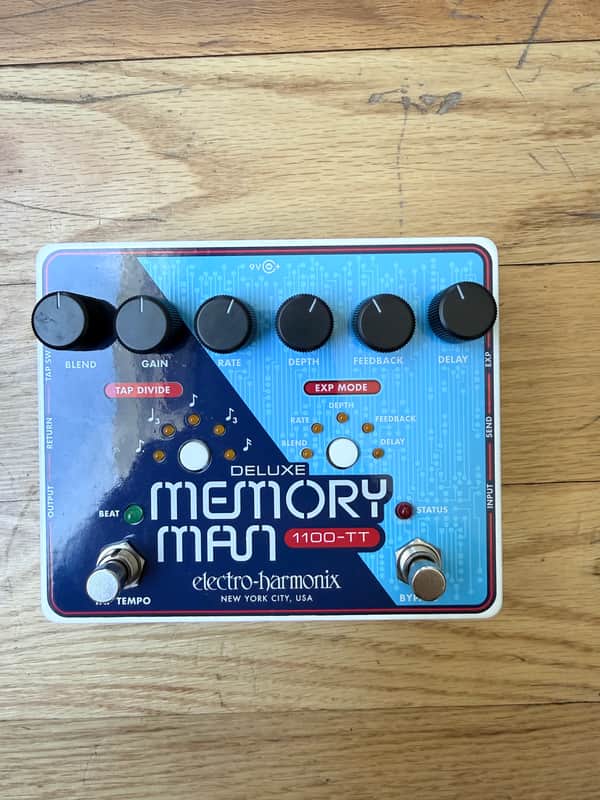 Electro-Harmonix Deluxe Memory Man 1100-TT Tap Tempo 1100Ms Analog Delay 2011 - Present - Blue image 1