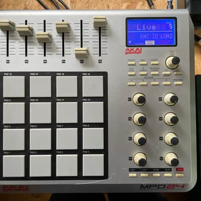 Akai MPD24 MIDI Controller  2010s - Silver image 4