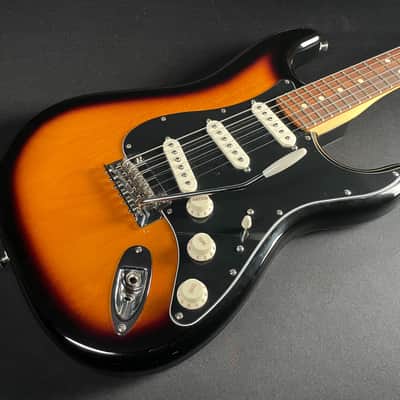 Fender Player Stratocaster - Anniversary 2-Color Sunburst (2024) image 3