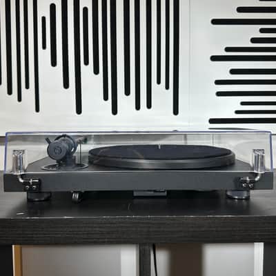 Pro-Ject Debut III Turntable image 6