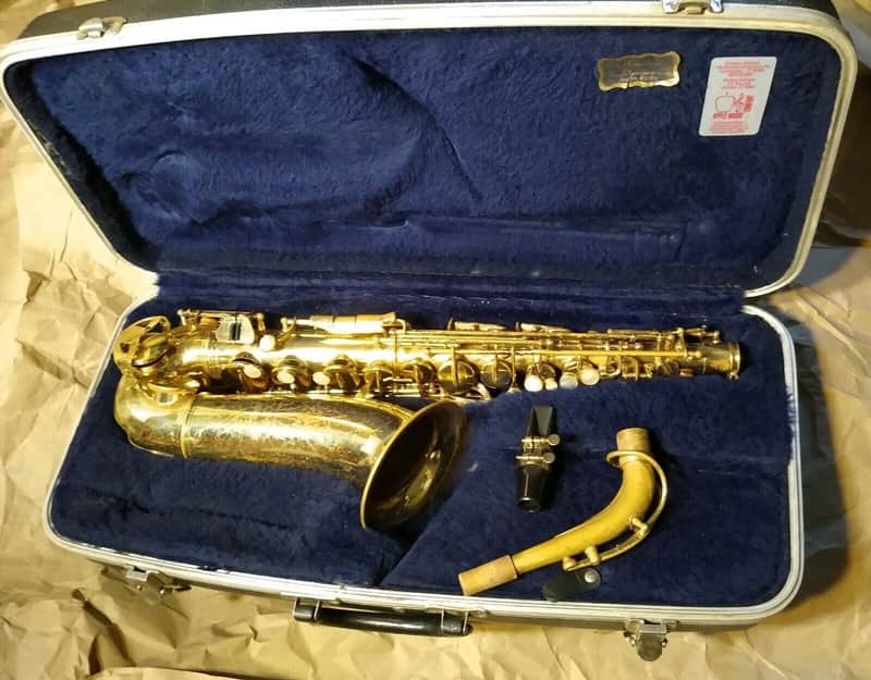 Conn Shooting Stars Alto Saxophone, Good Condition, w/ case neck mouthpiece. image 1