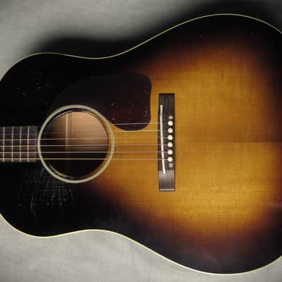 Gibson Custom 1942 Banner J-45 Reissue Light Aged Vintage Sunburst image 1