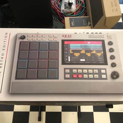 Akai MPC Live II Standalone Sampler / Sequencer Retro Edition 2020 - Present - Grey image 4