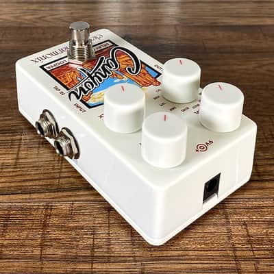 Electro-Harmonix EHX Canyon Delay & Looper Guitar Effect Pedal & AC Adapter image 4
