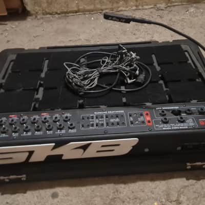 SKB Stage Five professional pedalboard + gooseneck LED image 2