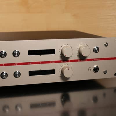 Neumann V 402 Dual Channel Microphone Preamp image 3