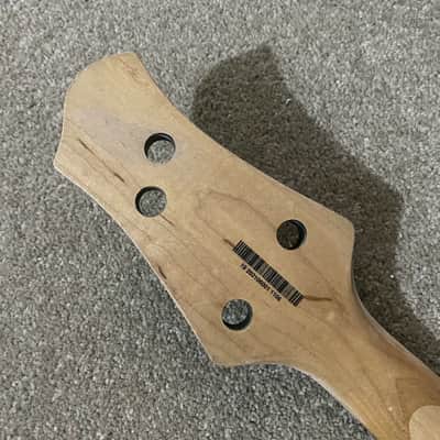 Tagima Millenium 4 String Bass Maple Neck, Rosewood 24 Frets Fingerboard image 3