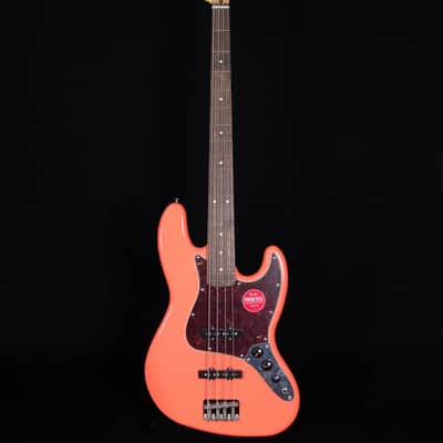Squier Classic Vibe 60s Jazz Bass, Laurel FB, Tahitian Coral image 5