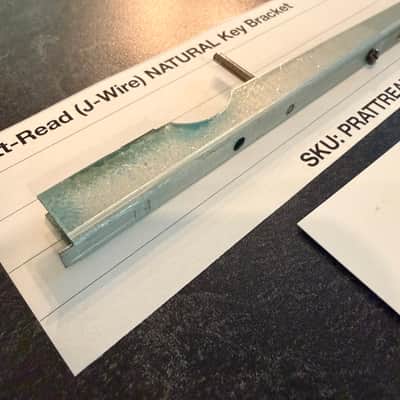 Immagine ORIGINAL Pratt Read Replacement NATURAL Key Bracket (J-Wire Keybeds) for ARP 2500/2600, Moog Minimoog, Oberheim OBX/OBXa/OB8, Sequential Prophet-5/10, PPG Wave 2.2 and more - 2