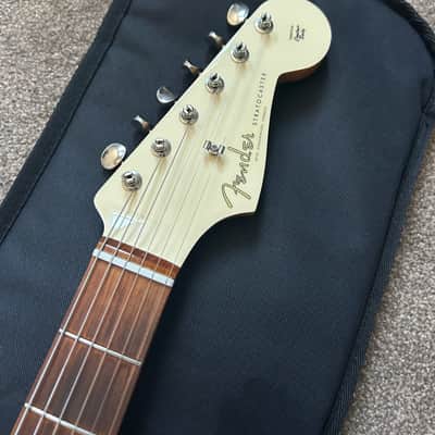 RARE Matching Headstock Fender Limited Edition Vintera ‘60s Stratocaster 2021 - Olympic White image 4