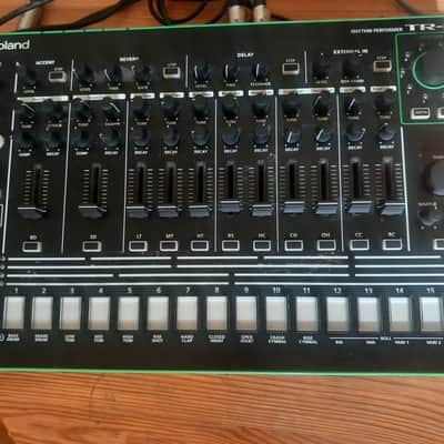 Roland AIRA TR-8 Rhythm Performer Drum Machine 2014 - Present - Black