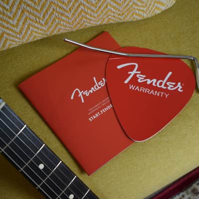 2021 Fender Japan Heritage 60’s Jazzmaster 3-Tone Sunburst Nitro Lacquer, w/Paperwork, Gold Anodised Guard, MIJ, Offset, JDM image 2