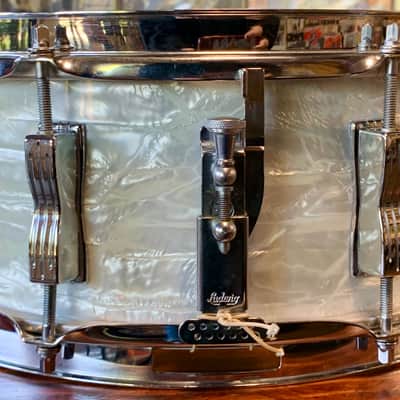 Ludwig White Marine Pearl 1960's -4 Piece Drum Set  W/ Jazz Festival SD image 11