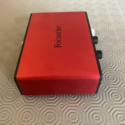 Focusrite Scarlett Solo USB 2.0 Audio Interface 2015 - 2016 - Red / Black image 7