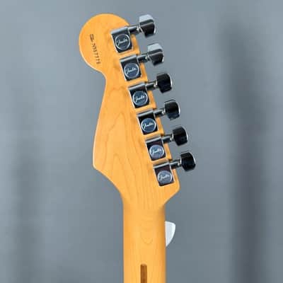 1995 Fender Stratocaster MN Ltd. Run Matching Head Papers orig Case image 8