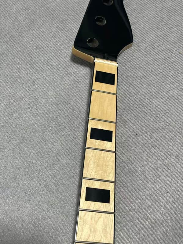 Black head Black binding 4 string electric bass neck jazz bass stainless steel 20 frets gloss Maple guitar neck 34inch hole 18mm Black block inlay。 image 1