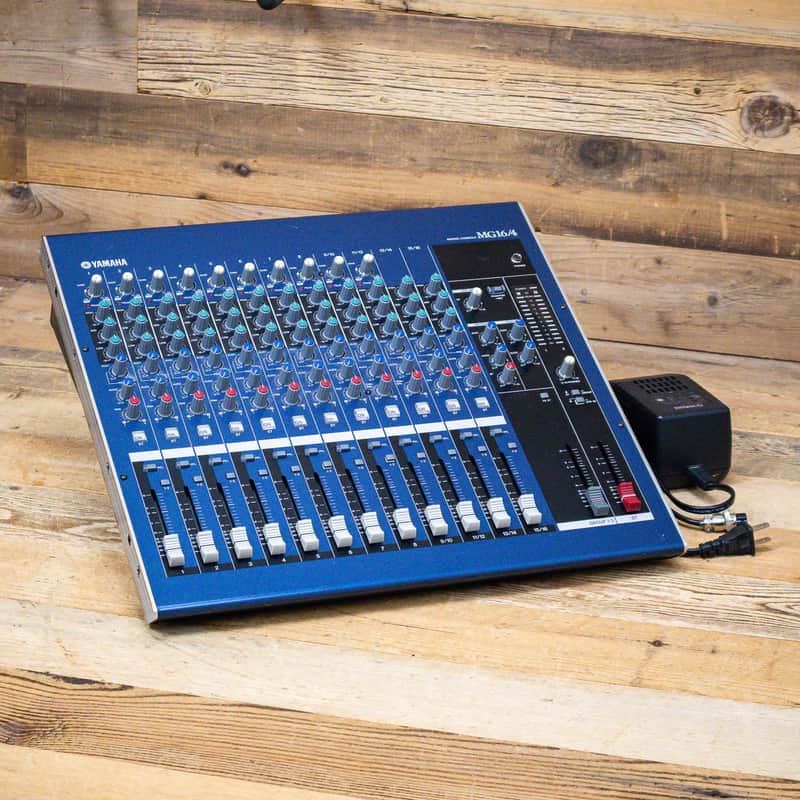 Yamaha MG16 16 Channel Analog Mixer 2014 - Present - Black image 1