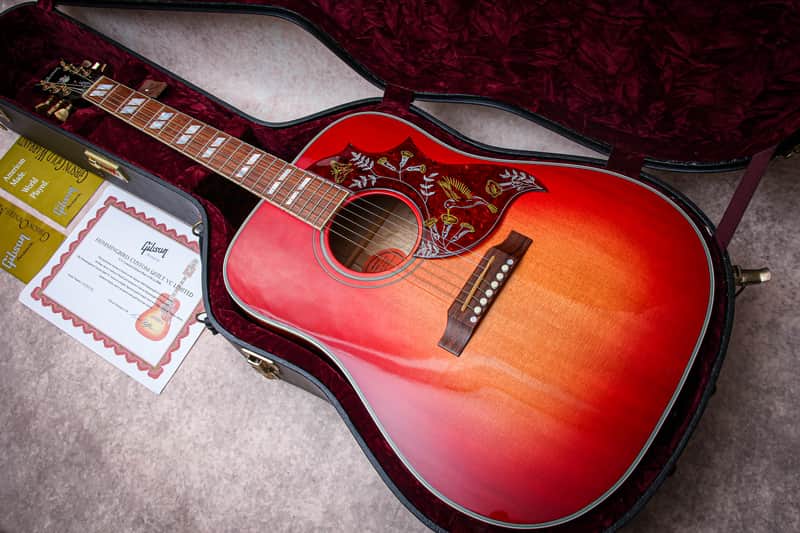 GIBSON USA Custom Shop Custom Hummingbird Quilt #1 of 28 "Heritage Cherry burst" (2008) image 1