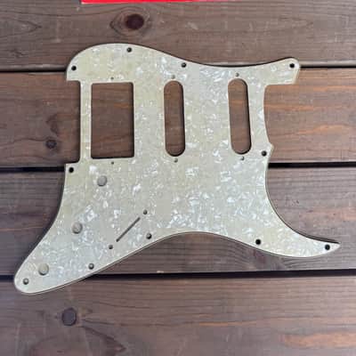 Real Life Relics Aged Oyster Pearl Fender® Stratocaster® Pickguard 3 Ply 11 Hole HSS   [PGAM1]