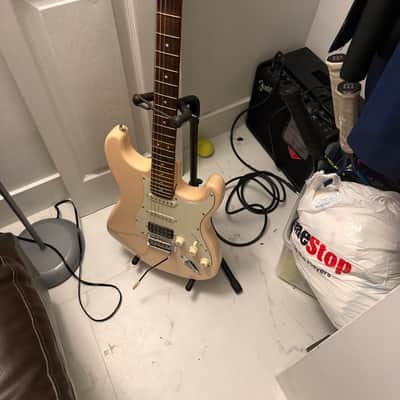 Modded Squier Standard stratocaster HSS 2008 - Vintage white/Cream image 1