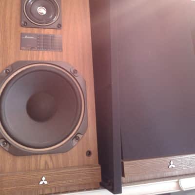 Mitsubishi SS-1000 - 100 Watt Speaker Set - Wood Case image 1