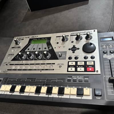 Roland MC-307 Groovebox 2000s - Silver and Black