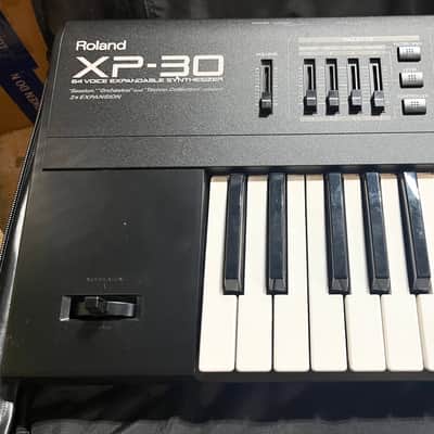Roland XP-30 61-Key 64-Voice Expandable Synthesizer 1999 - 2004 - Black image 2