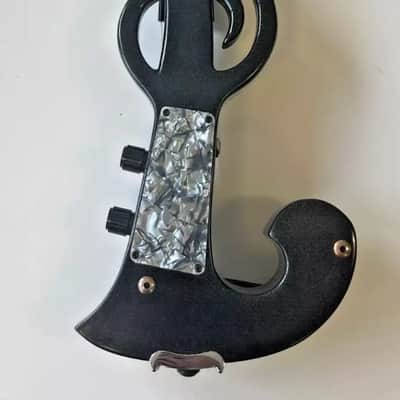 Straus VC500 Electric Violin, Treble Clef Shape Body Design, Comes With Case image 3