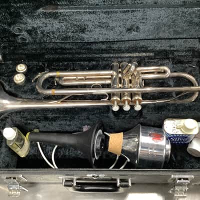 Yamaha YTR-4320ST Trumpet 2000s - Silver image 2