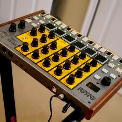 MUST SEE!!! AKAI TOM CAT ANALOG DRUM MACHINCE SEQUENCER IN AMAZING CONDITION! image 4