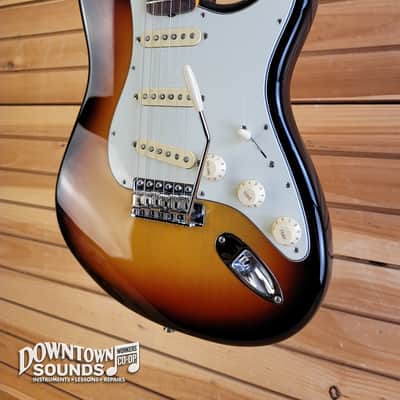 2023 Fender American Vintage II 1961 Stratocaster with Fender G&G-style Tweed Hard Case - 3-Color Sunburst, 8lbs 2oz image 3