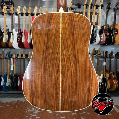 Martin   D 28 Dreadnought 2001 + L.R. Baggs Element Vtc image 9