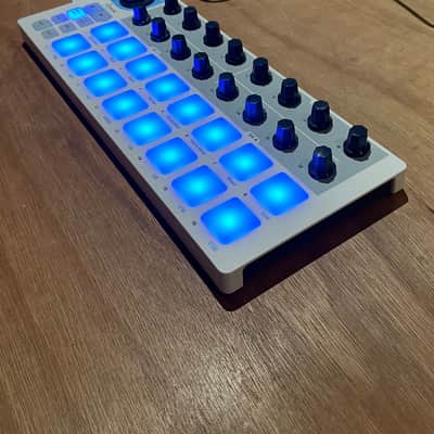Arturia BeatStep MIDI Controller 2014 - Present - White image 5